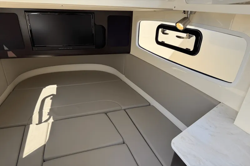 Slide: The Image of Scout 355 LXF 2024 - 50