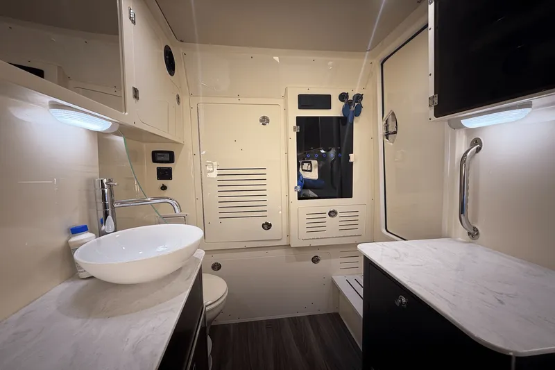 Slide: The Image of Scout 355 LXF 2024 - 52