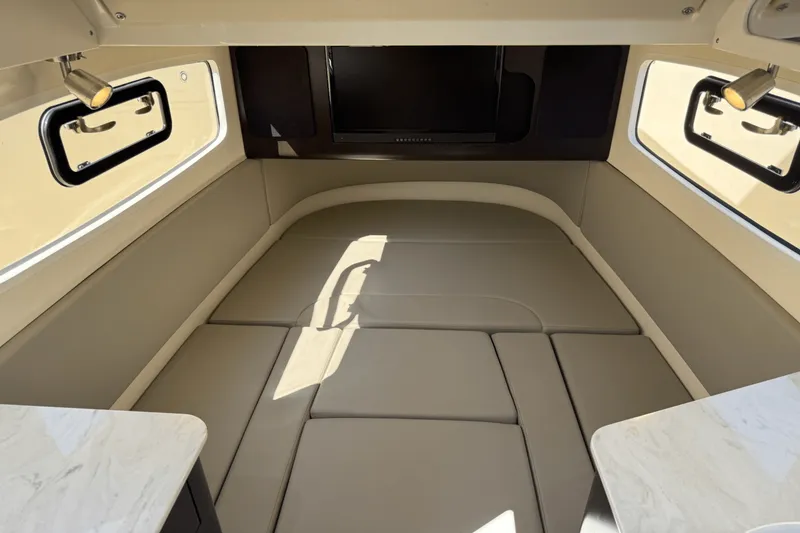 Slide: The Image of Scout 355 LXF 2024 - 53