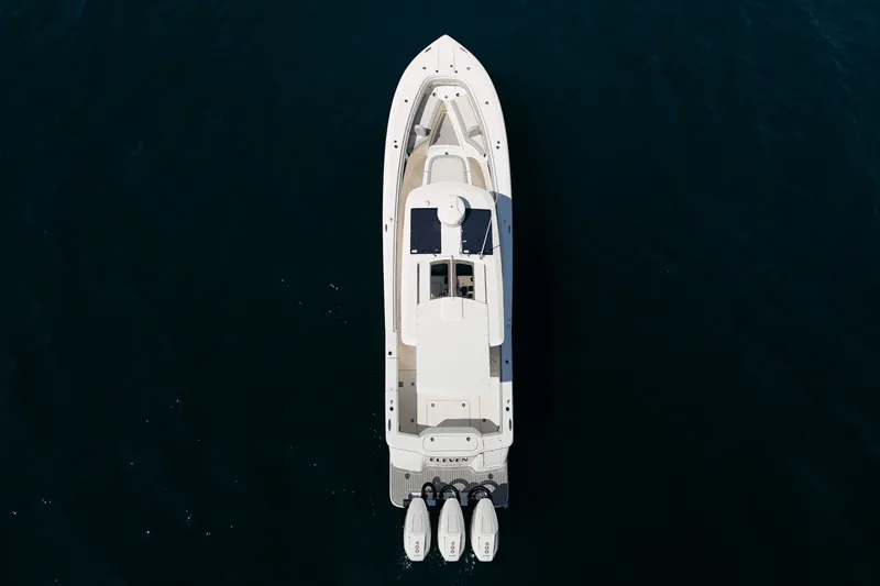 Slide: The Image of Scout 355 LXF 2024 - 6