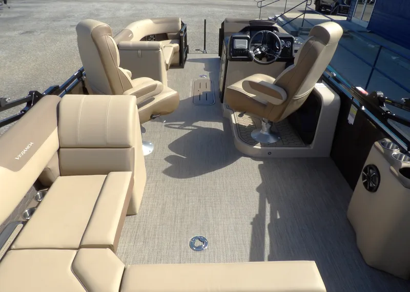 Slide: The Image of Veranda VR235L 2026 - 17
