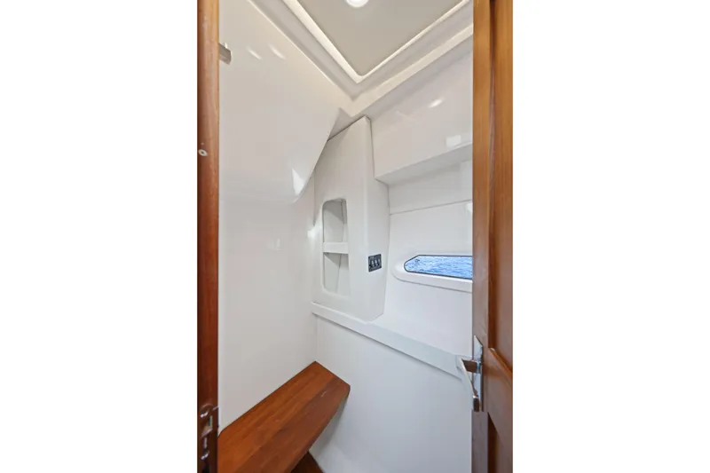 Slide: The Image of Regal 38 XO 2024 - 29