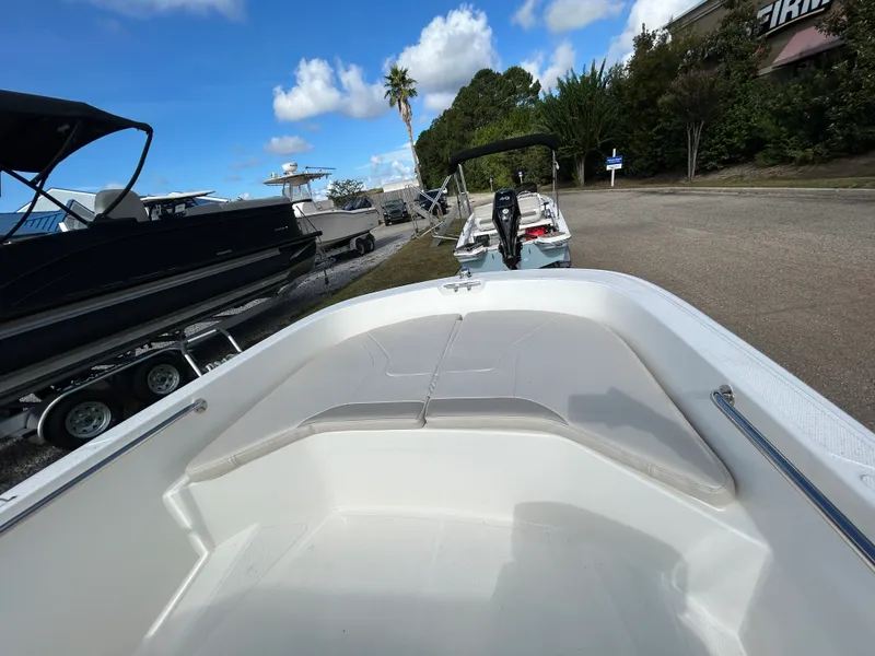 Slide: The Image of Boston Whaler 160 Super Sport 2026 - 13