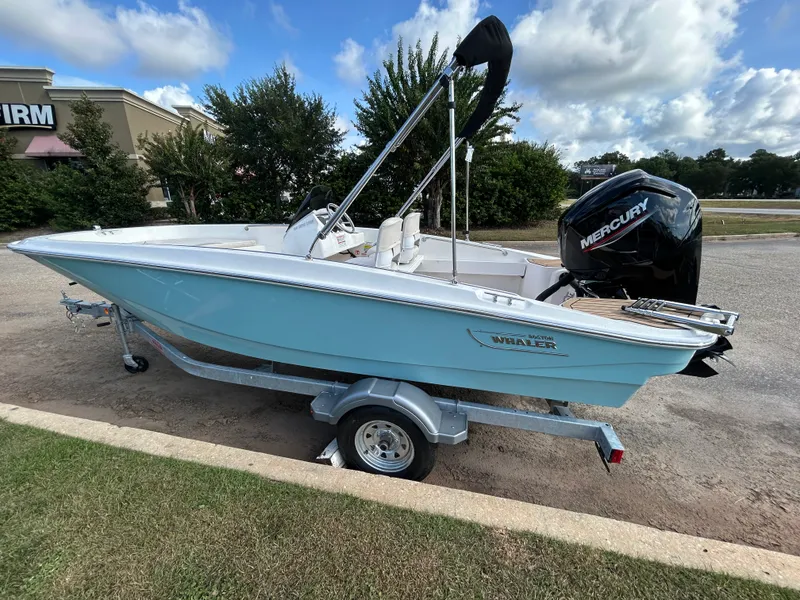 Slide: The Image of Boston Whaler 160 Super Sport 2026 - 4