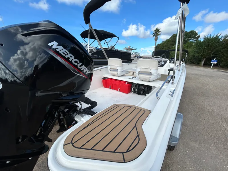 Slide: The Image of Boston Whaler 160 Super Sport 2026 - 6