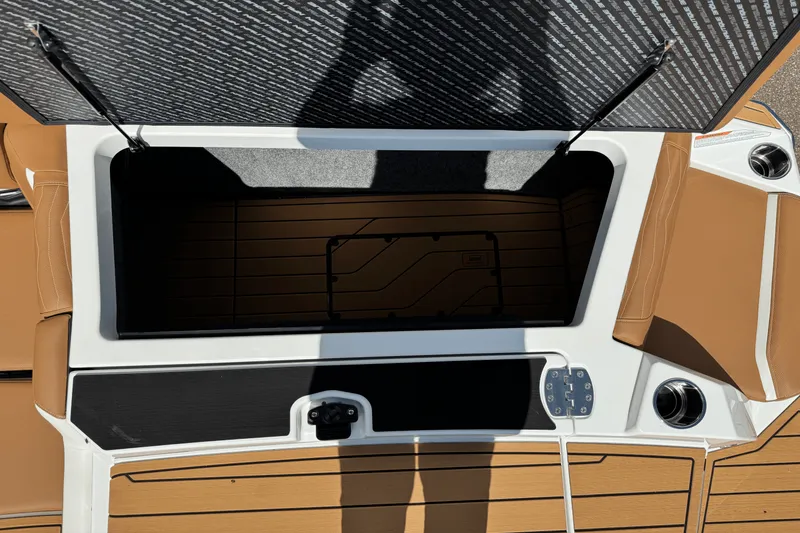 Slide: The Image of Nautique G23SUPER AIR 2026 - 16