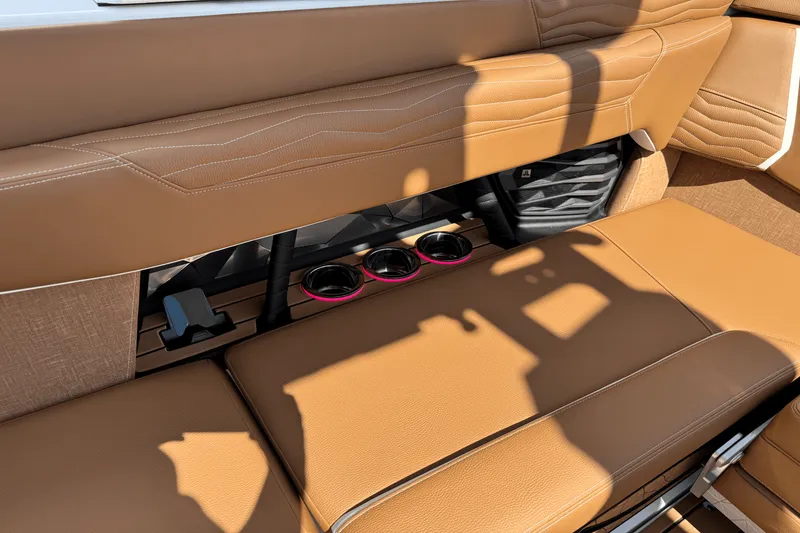 Slide: The Image of Nautique G23SUPER AIR 2026 - 32