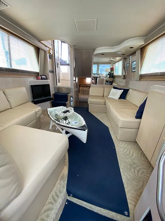 Slide: The Image of Hatteras 40 Motor Yacht 1991 - 100