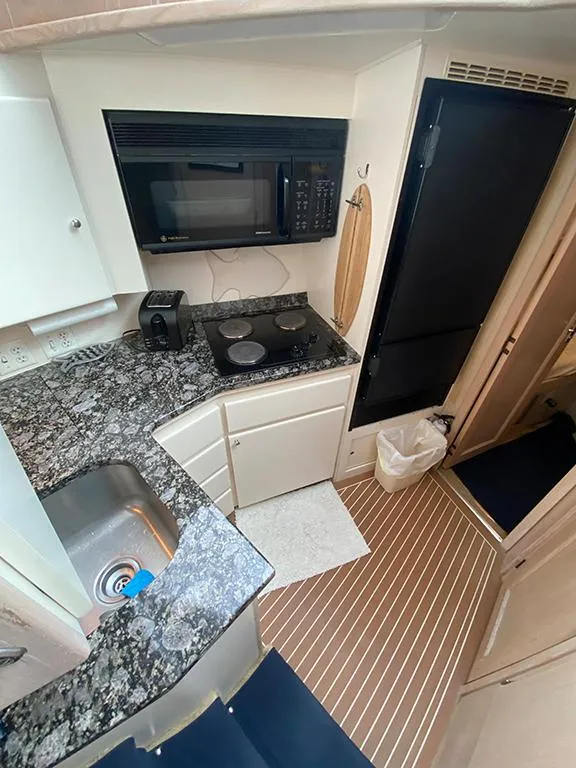 Slide: The Image of Hatteras 40 Motor Yacht 1991 - 104