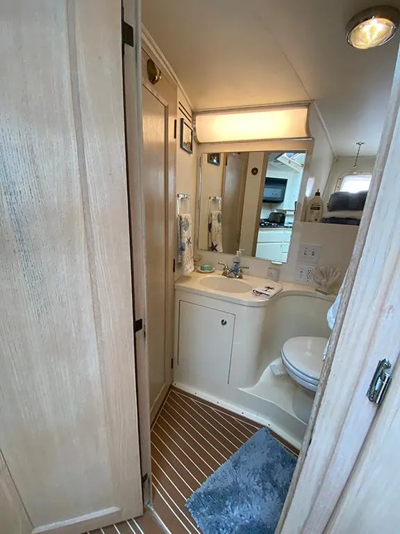 Slide: The Image of Hatteras 40 Motor Yacht 1991 - 107