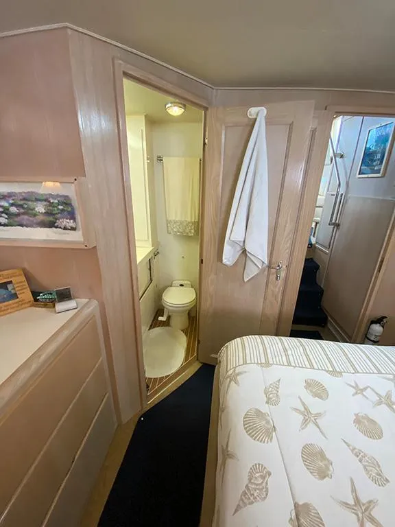 Slide: The Image of Hatteras 40 Motor Yacht 1991 - 114