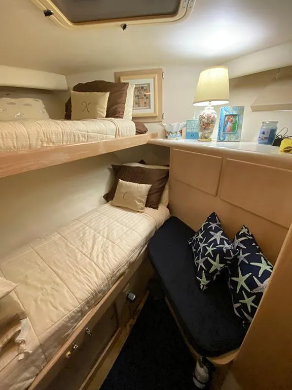 Slide: The Image of Hatteras 40 Motor Yacht 1991 - 120