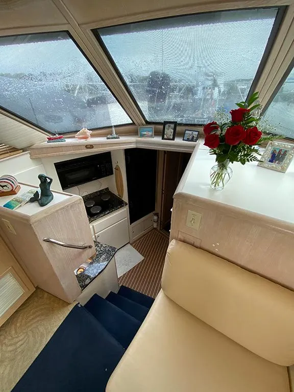 Slide: The Image of Hatteras 40 Motor Yacht 1991 - 121