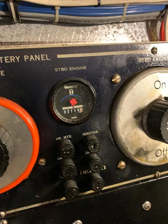 Slide: The Image of Hatteras 40 Motor Yacht 1991 - 69