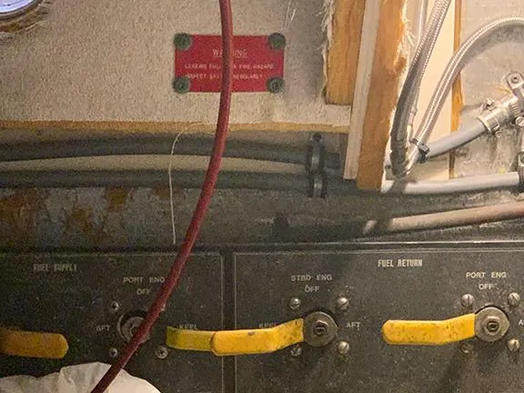 Slide: The Image of Hatteras 40 Motor Yacht 1991 - 76