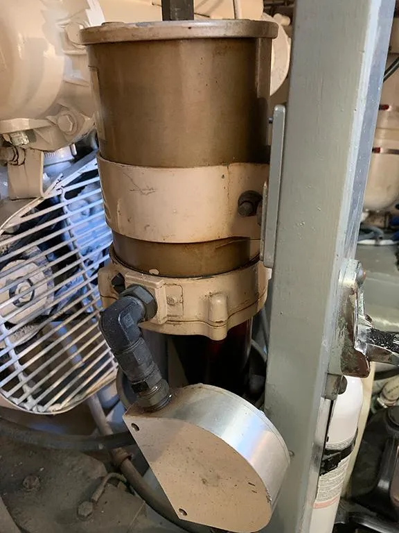 Slide: The Image of Hatteras 40 Motor Yacht 1991 - 78