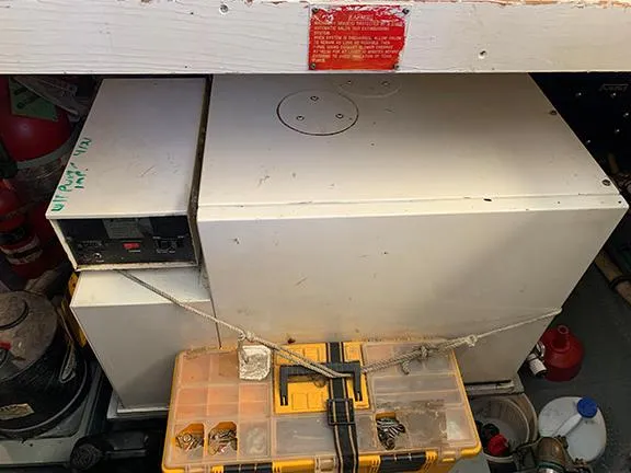 Slide: The Image of Hatteras 40 Motor Yacht 1991 - 79