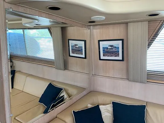Slide: The Image of Hatteras 40 Motor Yacht 1991 - 80