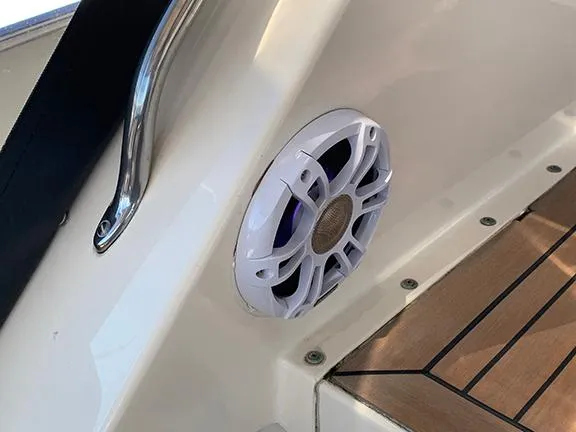 Slide: The Image of Hatteras 40 Motor Yacht 1991 - 83