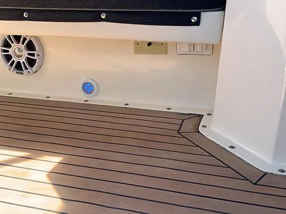 Slide: The Image of Hatteras 40 Motor Yacht 1991 - 84