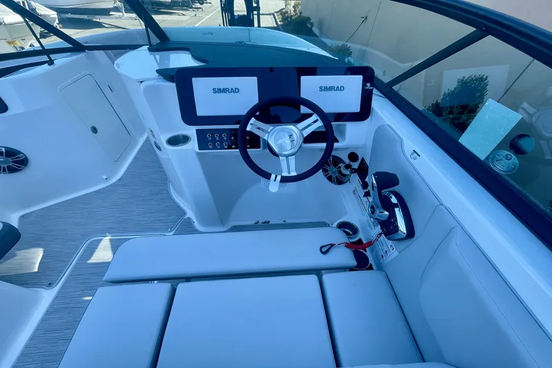 Slide: The Image of Sea Ray SDX 250 Outboard 2026 - 10