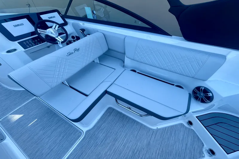 Slide: The Image of Sea Ray SDX 250 Outboard 2026 - 7