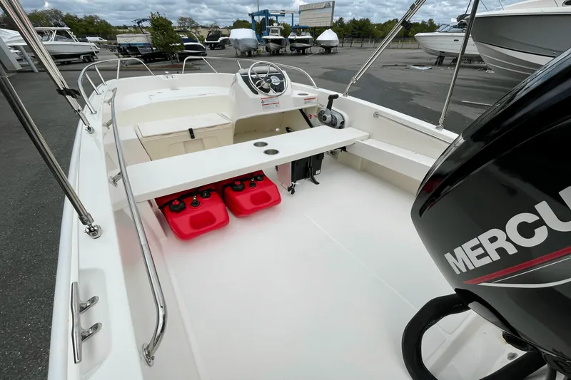 Slide: The Image of Boston Whaler 160 Super Sport 2026 - 4