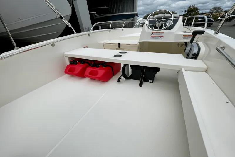 Slide: The Image of Boston Whaler 160 Super Sport 2026 - 5