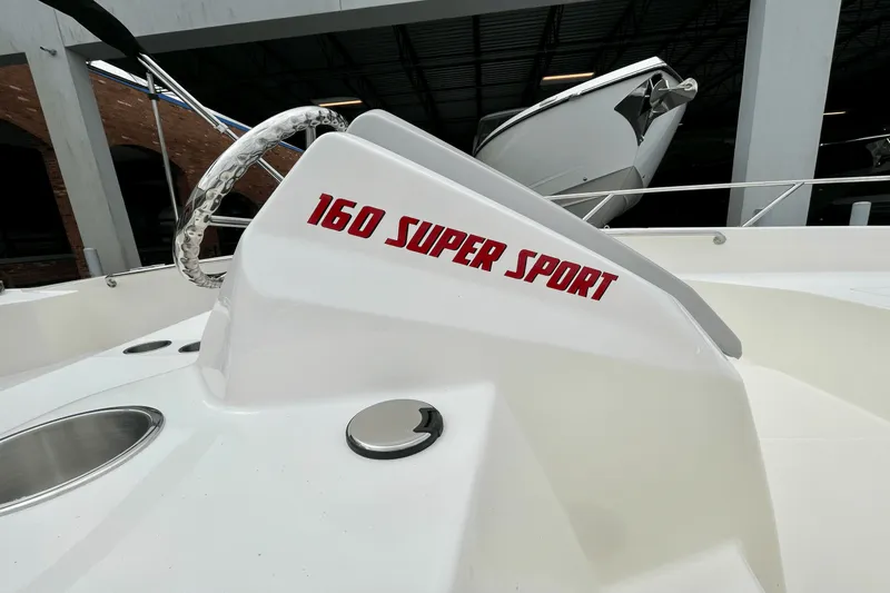 Slide: The Image of Boston Whaler 160 Super Sport 2026 - 9