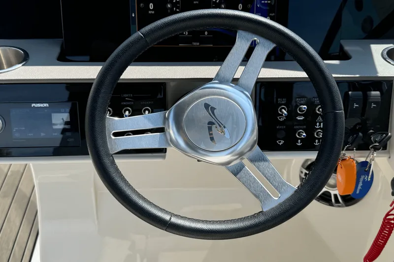 Slide: The Image of Sea Ray 290 SDX OB 2023 - 18