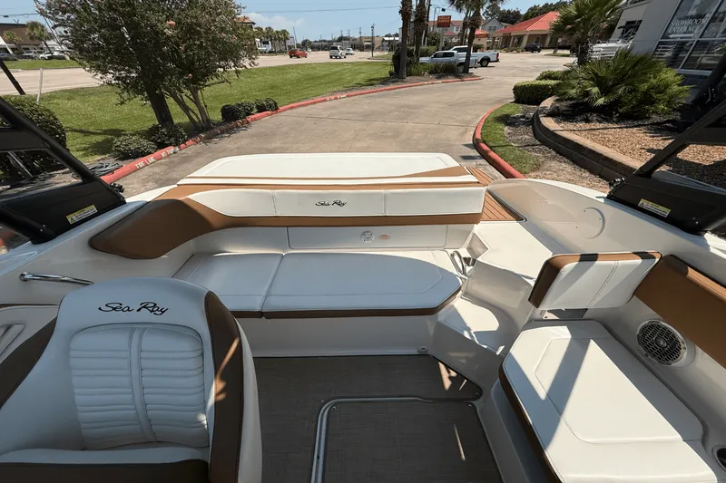 Slide: The Image of Sea Ray SPX 190 2018 - 16