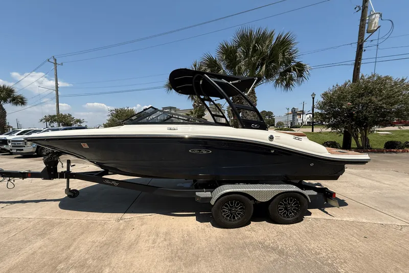 Slide: The Image of Sea Ray SPX 190 2018 - 2