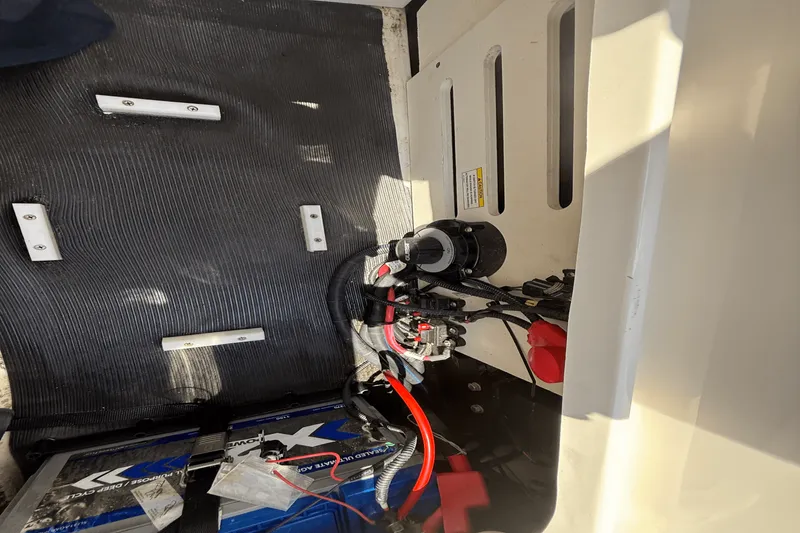 Slide: The Image of Sea Ray SPX 190 2018 - 21