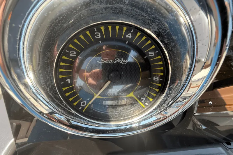 Slide: The Image of Sea Ray SPX 190 2018 - 5