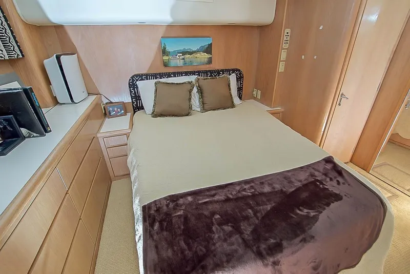 Slide: The Image of Hatteras Cockpit Motor Yacht 1993 - 25