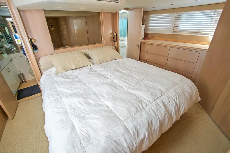 Slide: The Image of Hatteras Cockpit Motor Yacht 1993 - 2