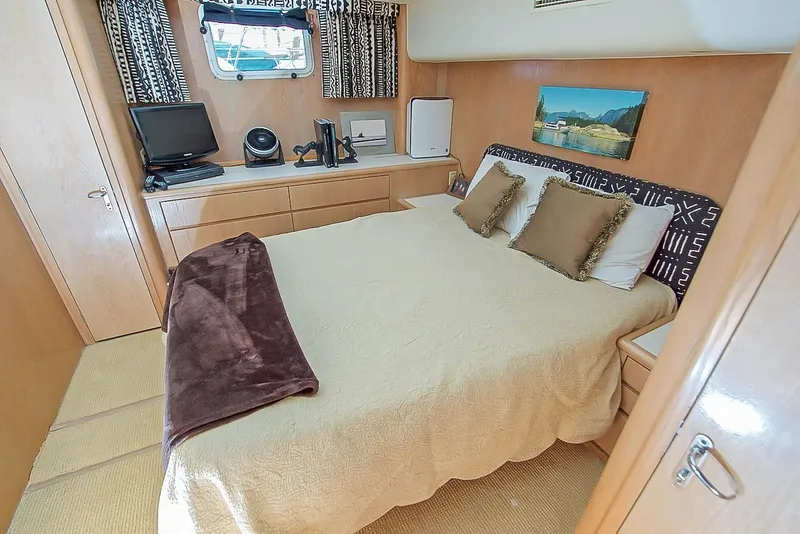 Slide: The Image of Hatteras Cockpit Motor Yacht 1993 - 24