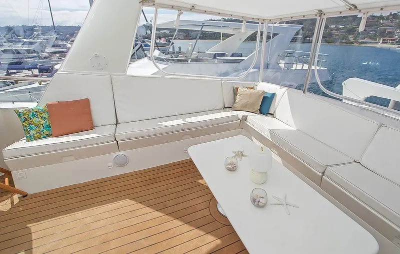 Slide: The Image of Hatteras Cockpit Motor Yacht 1993 - 44