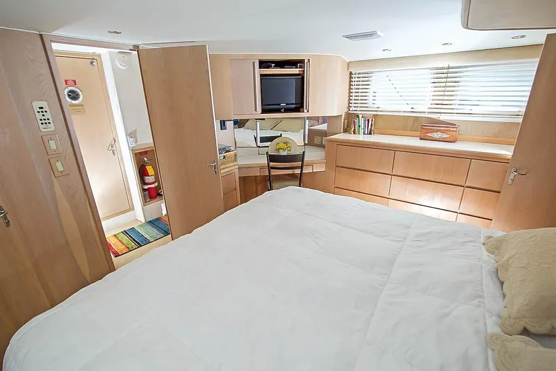Slide: The Image of Hatteras Cockpit Motor Yacht 1993 - 31
