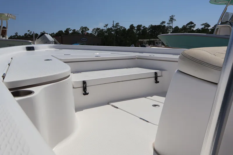 Slide: The Image of Blue Wave 2300 Pure Bay 2019 - 10