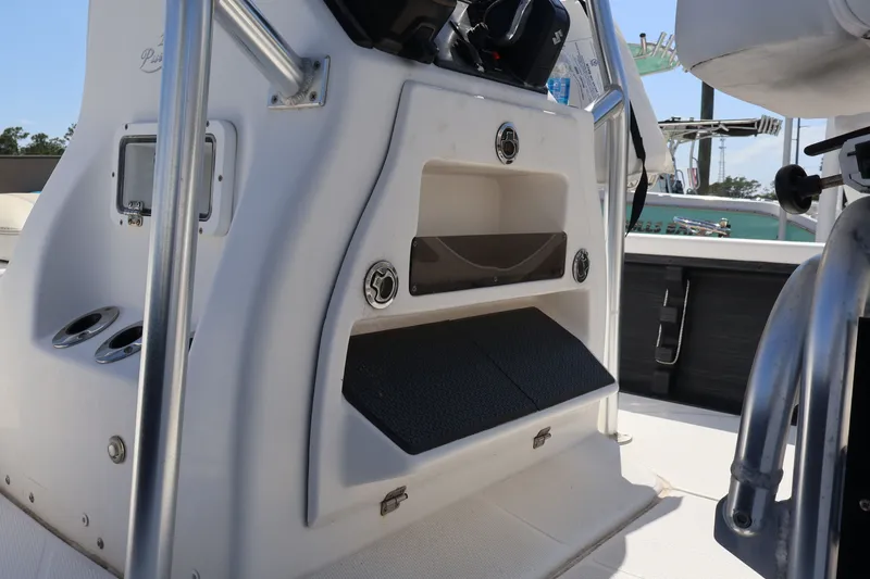 Slide: The Image of Blue Wave 2300 Pure Bay 2019 - 8