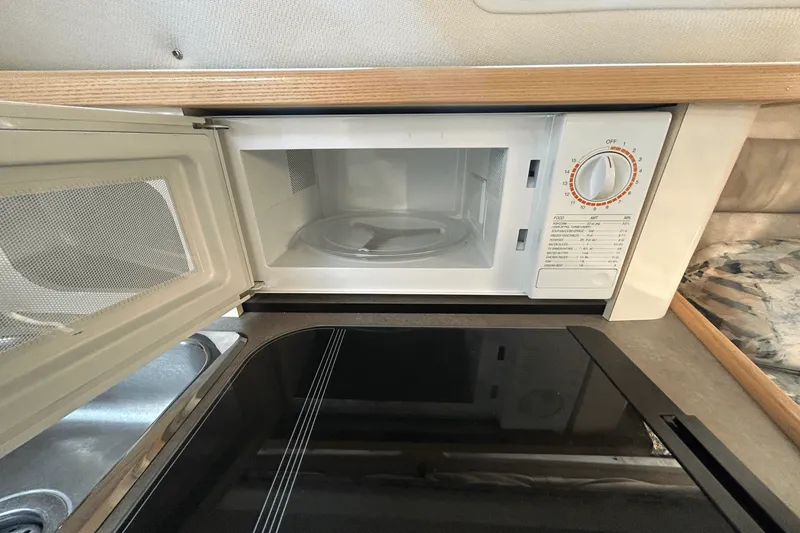 Slide: The Image of Bayliner 2355 CIERA SUNBRIDGE 1997 - 55