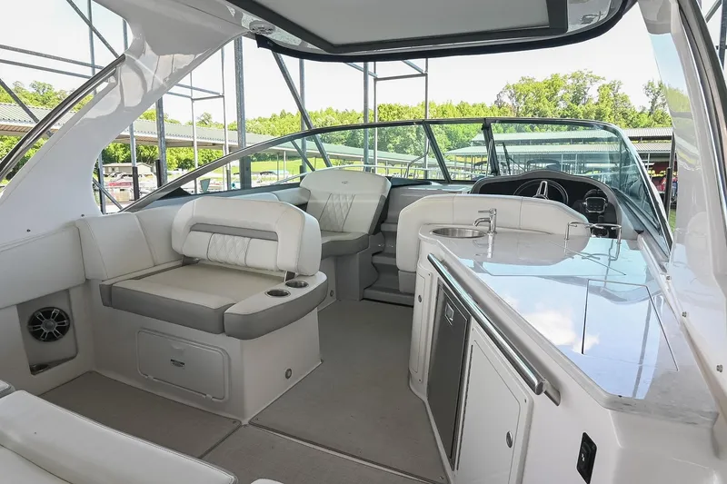 Slide: The Image of Regal 33 Express 2021 - 53