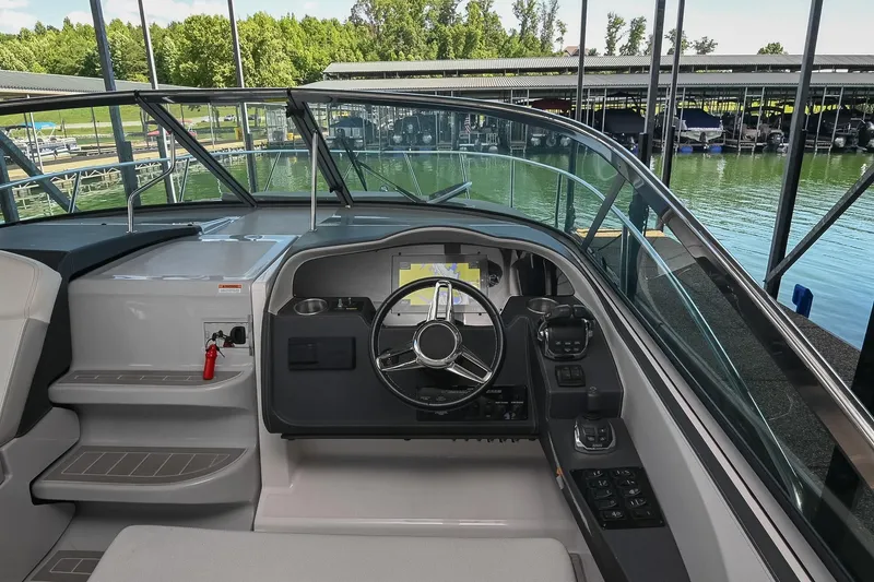 Slide: The Image of Regal 33 Express 2021 - 62
