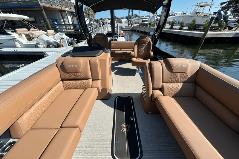 Slide: The Image of Harris Grand Mariner 250 2026 - 18