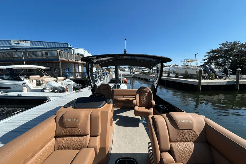 Slide: The Image of Harris Grand Mariner 250 2026 - 19