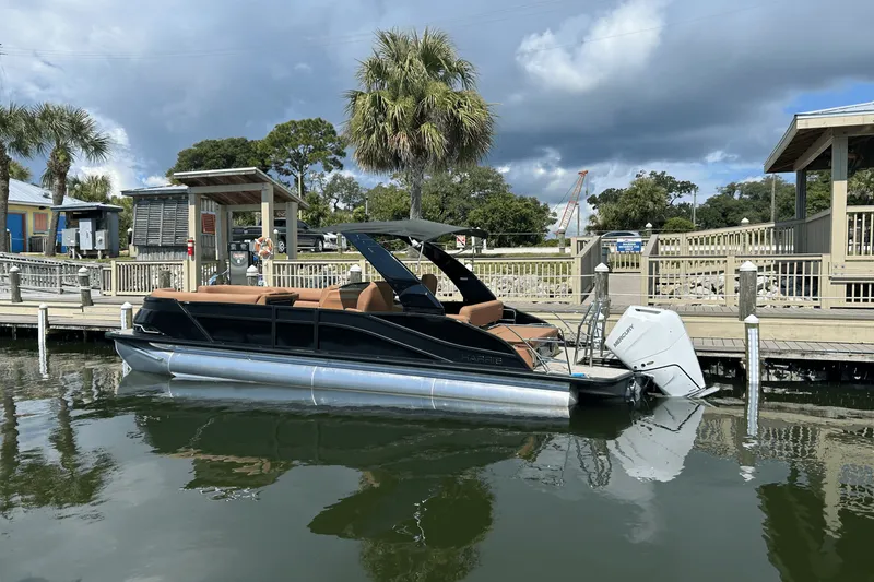 Slide: The Image of Harris Grand Mariner 250 2026 - 2