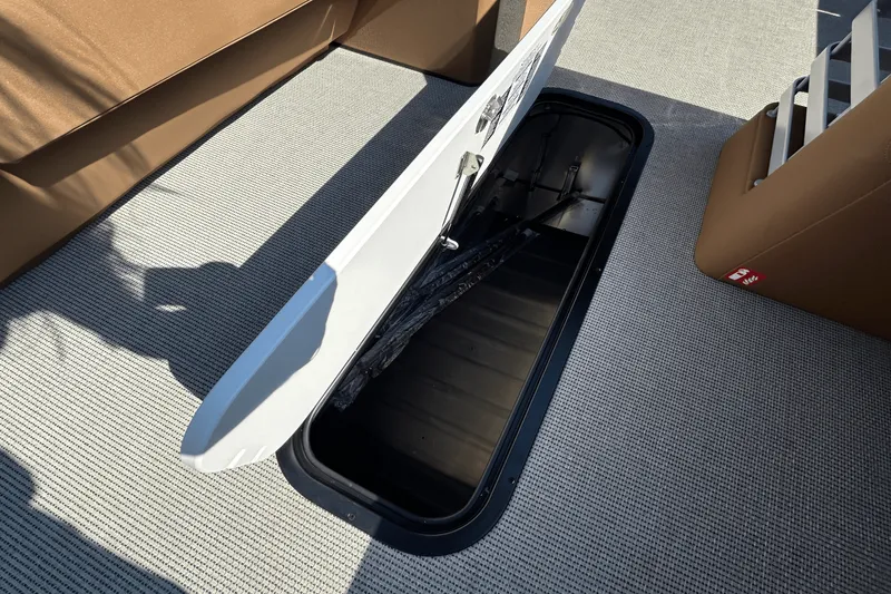 Slide: The Image of Harris Grand Mariner 250 2026 - 20