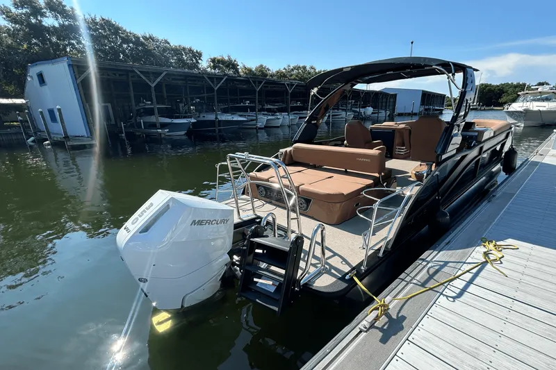 Slide: The Image of Harris Grand Mariner 250 2026 - 4