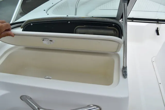 Slide: The Image of Boston Whaler 18 Ventura Dual Console 2001 - 27